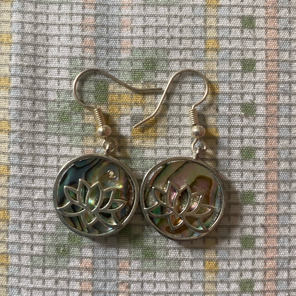 abalone shell lotus earrings 🪷